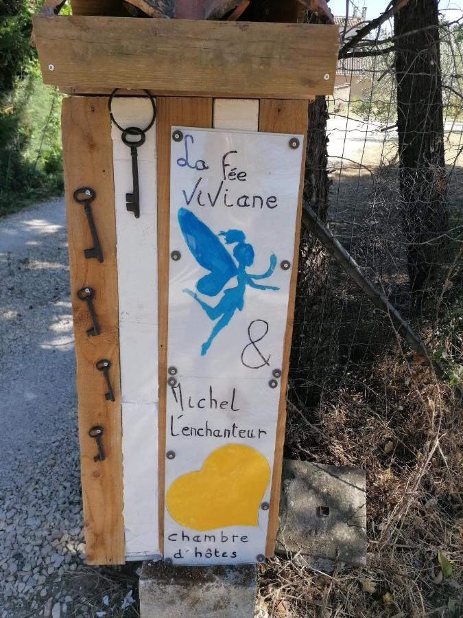 La Fee Viviane Et Michel L'Enchanteur Robion en Luberon Bagian luar foto