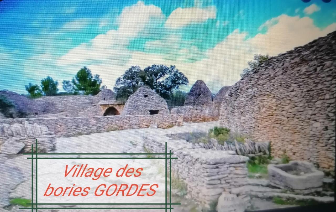 La Fee Viviane Et Michel L'Enchanteur Robion en Luberon Bagian luar foto